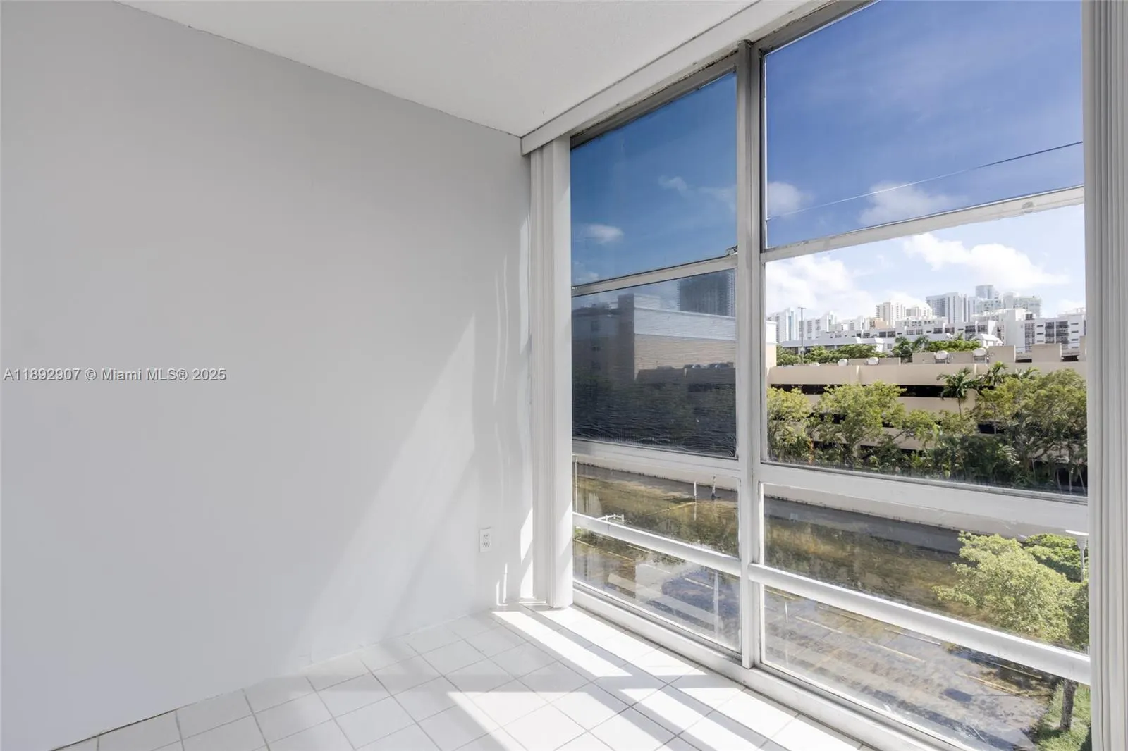 210 172nd St, #432