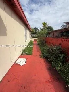 130 NW 124th St