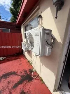 130 NW 124th St