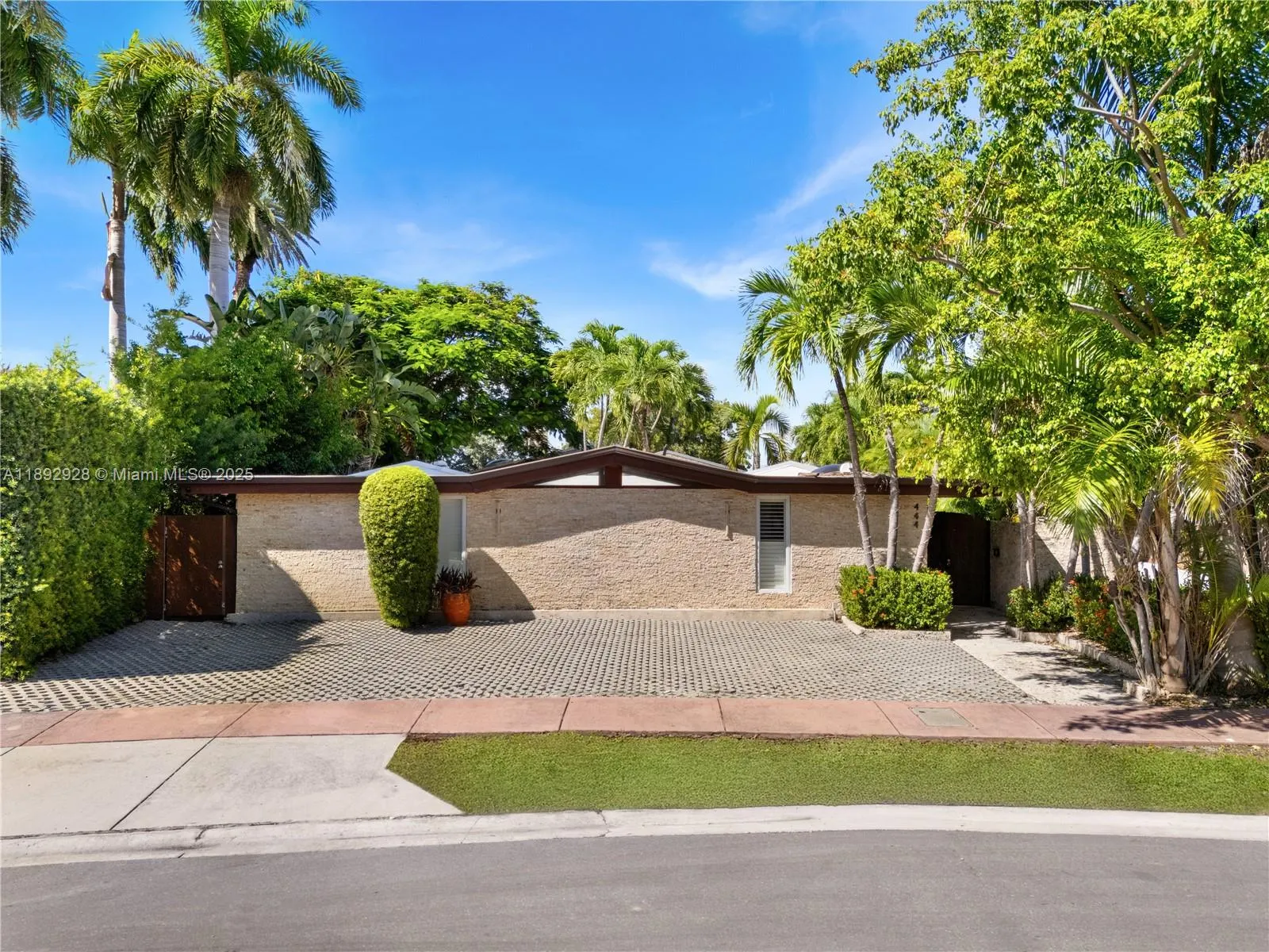 444 W Rivo Alto Dr