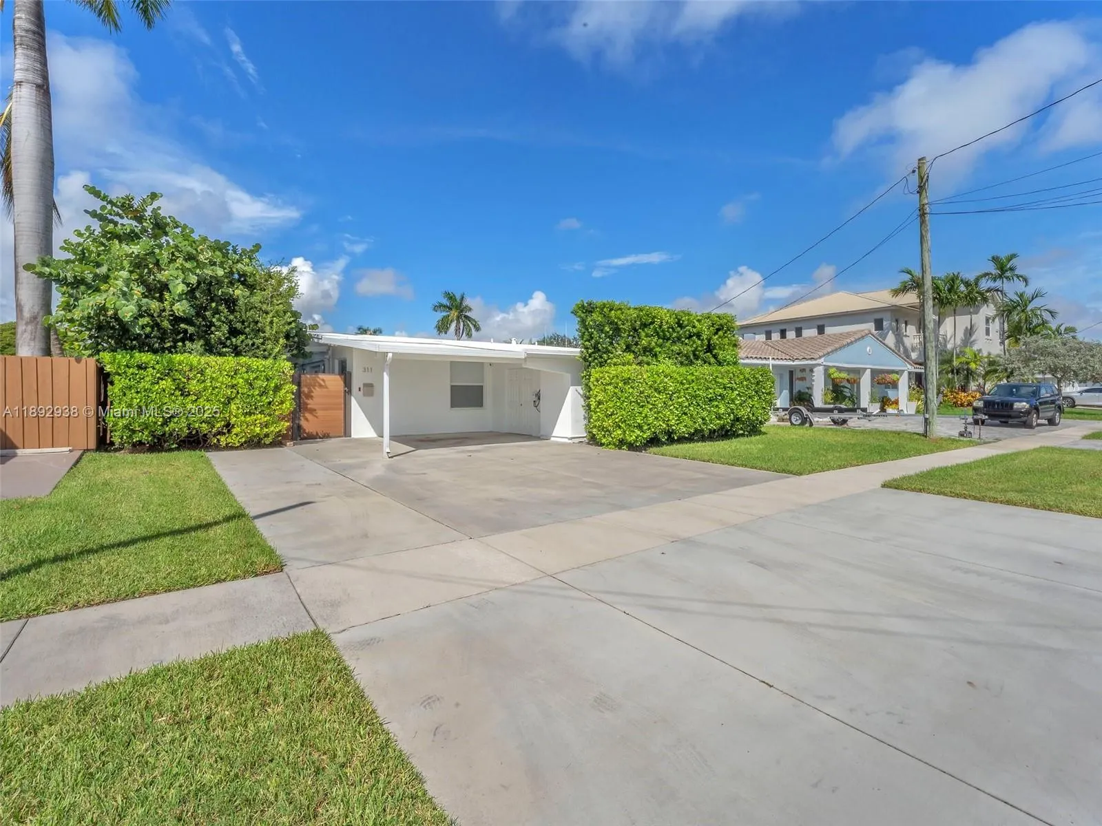 311 NE 2nd Ct