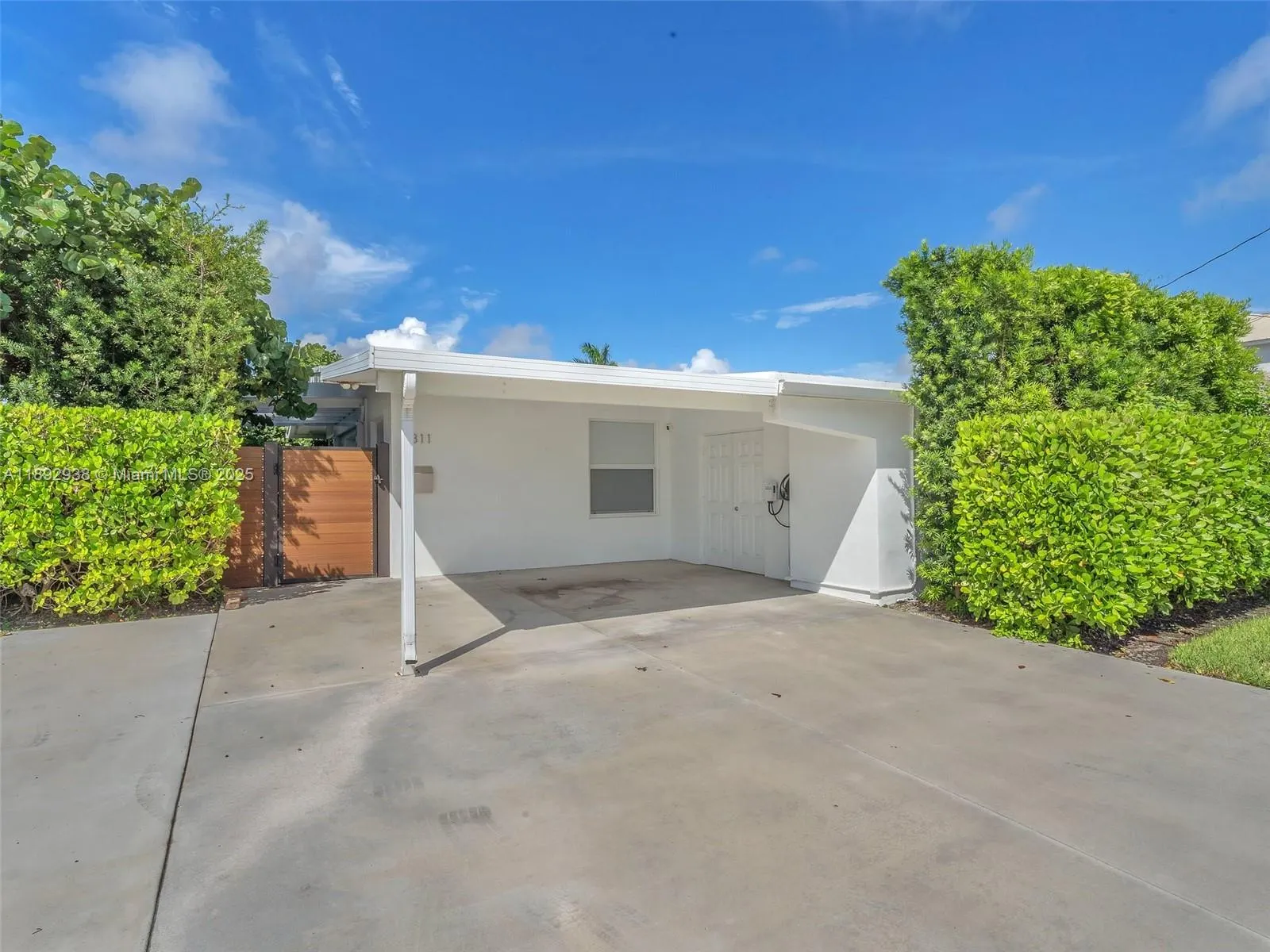 311 NE 2nd Ct