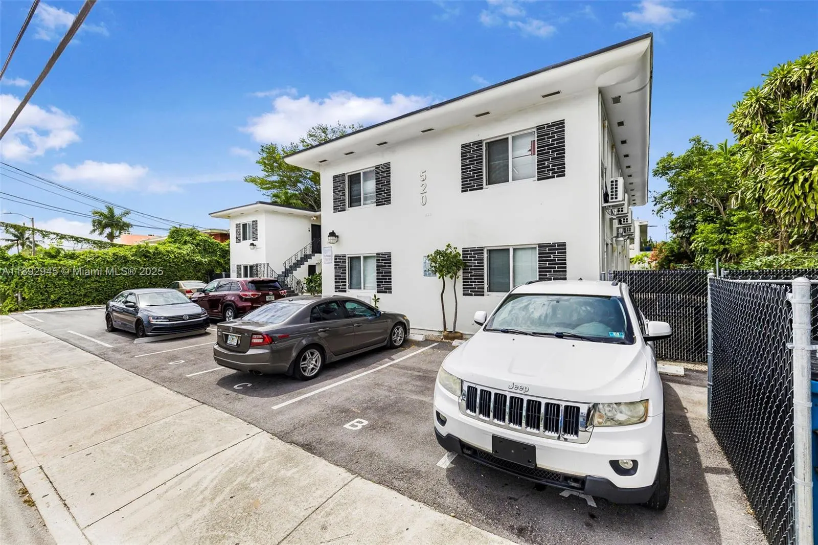 520 NE 82nd Ter, #7