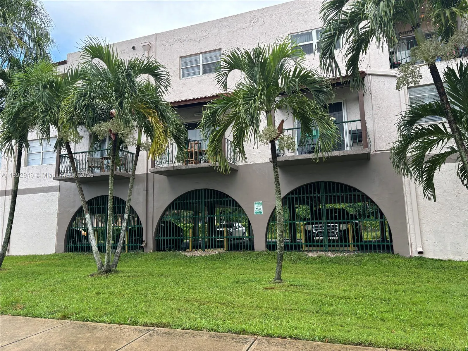 1350 W 53rd St, #24