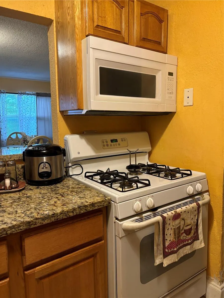 1350 W 53rd St, #24
