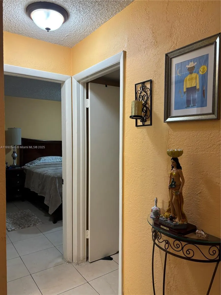 1350 W 53rd St, #24