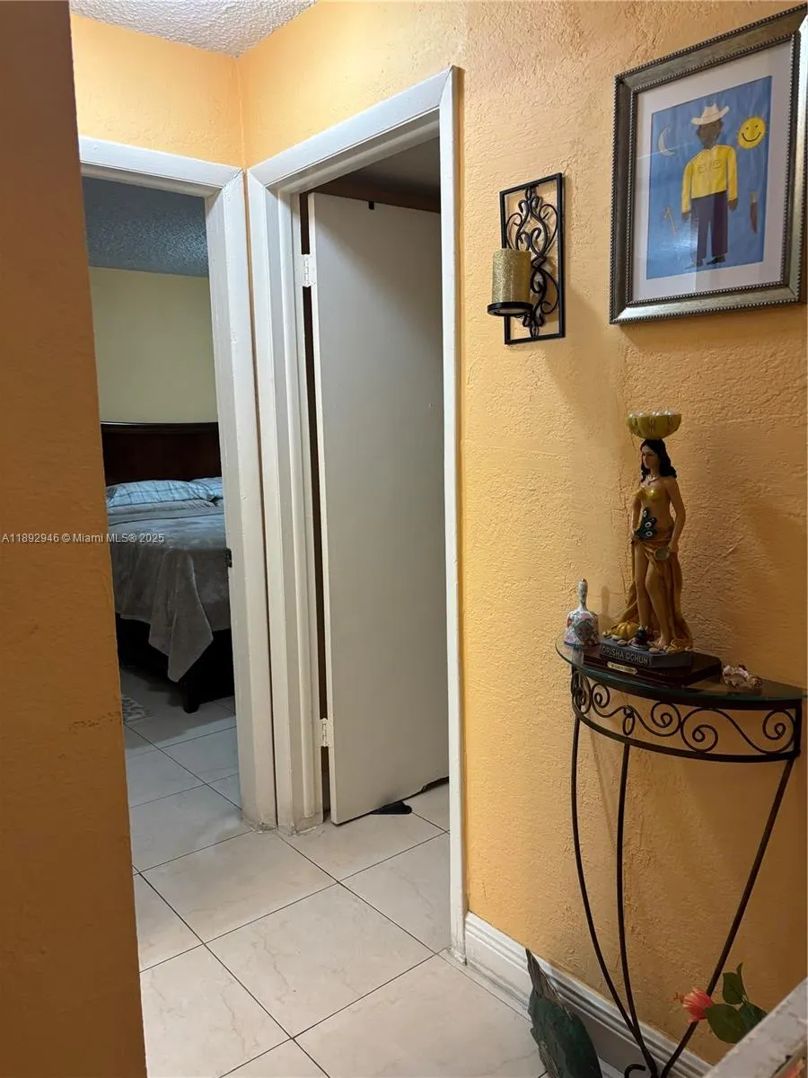 1350 W 53rd St, #24