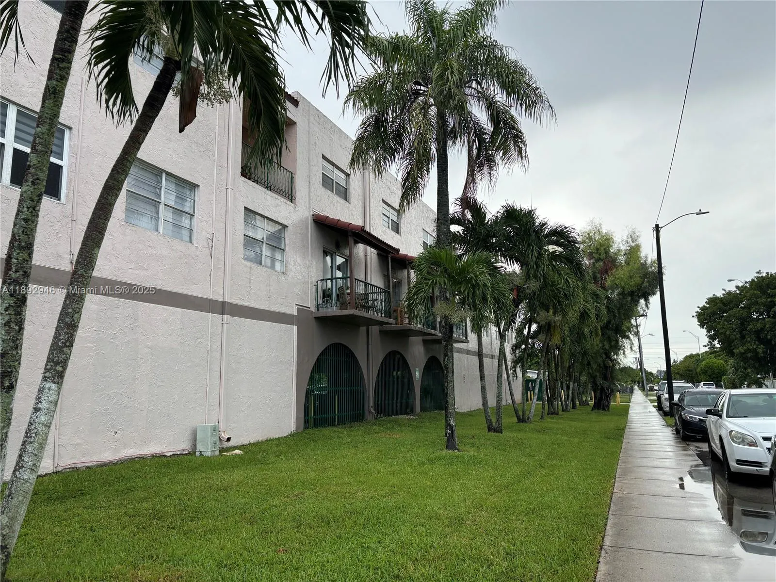 1350 W 53rd St, #24