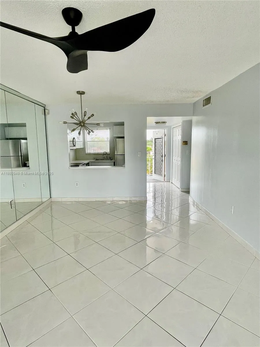 8280 Sunrise Lakes Blvd, #307