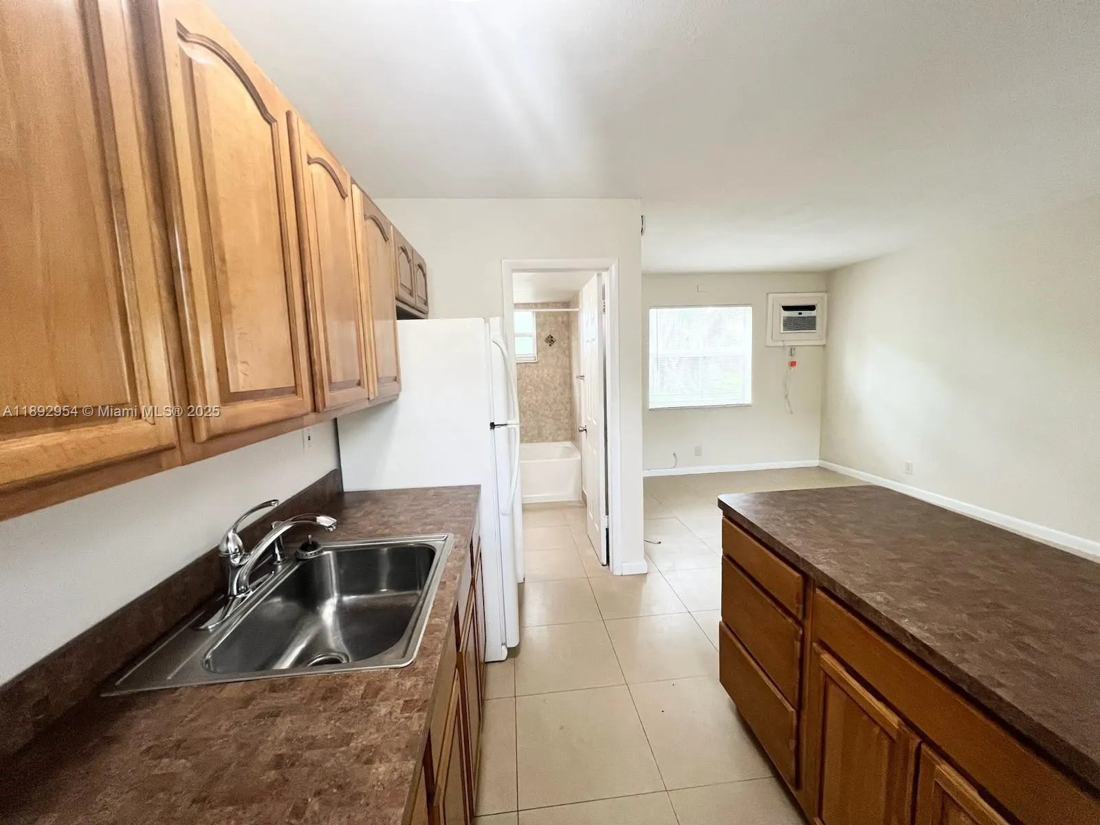 116 NE 9th St, #3