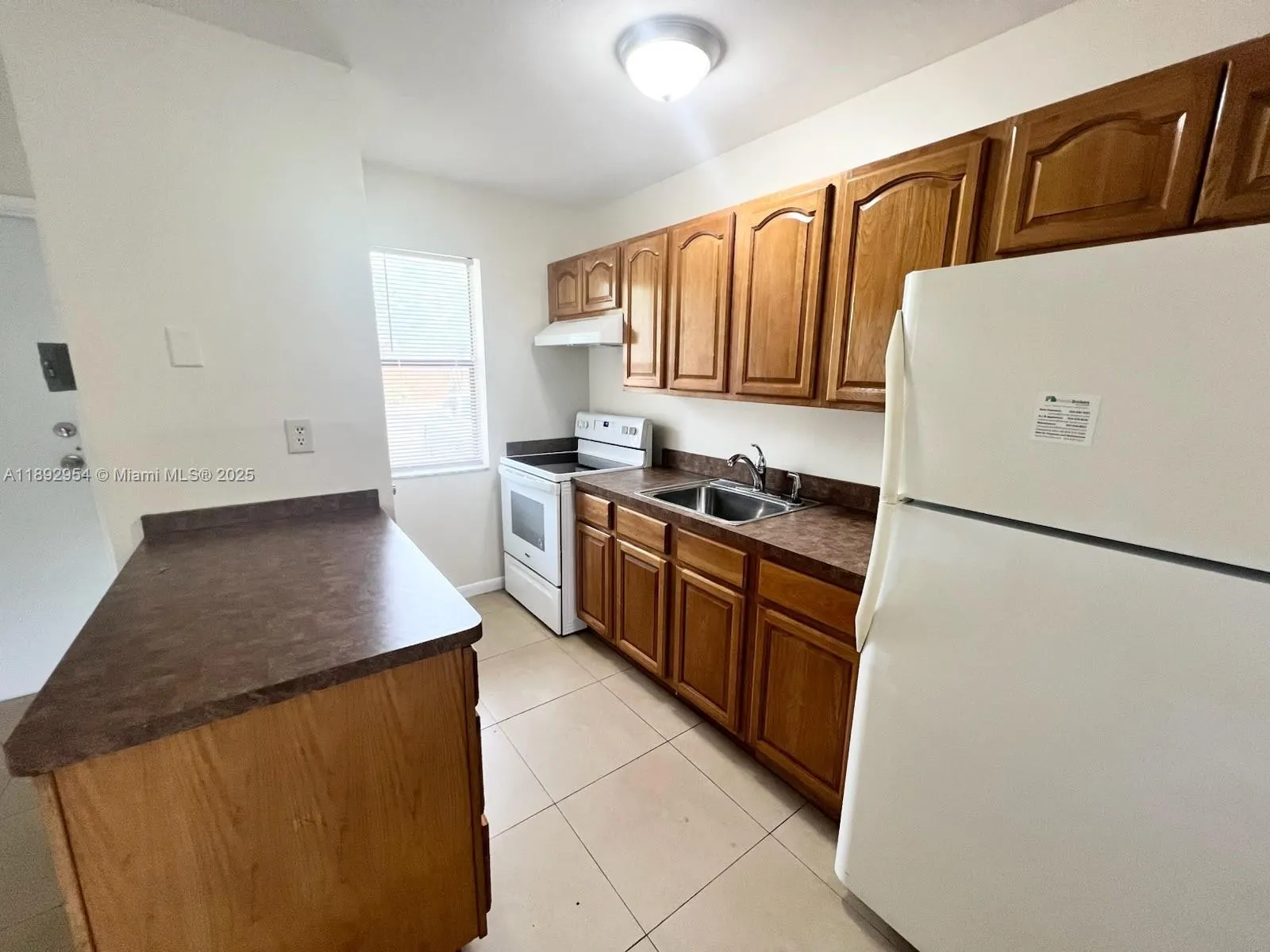 116 NE 9th St, #3