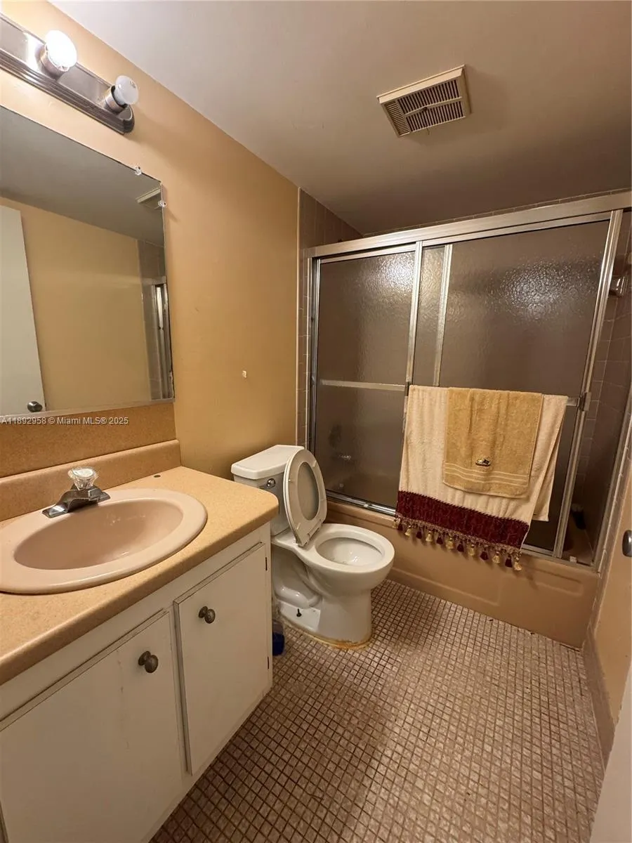 7664 NW 18th St, #306