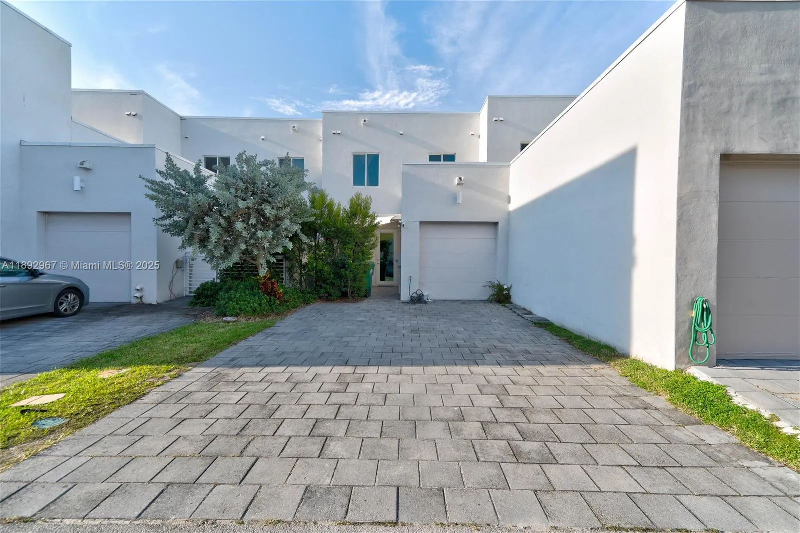 10450 NW 67th St