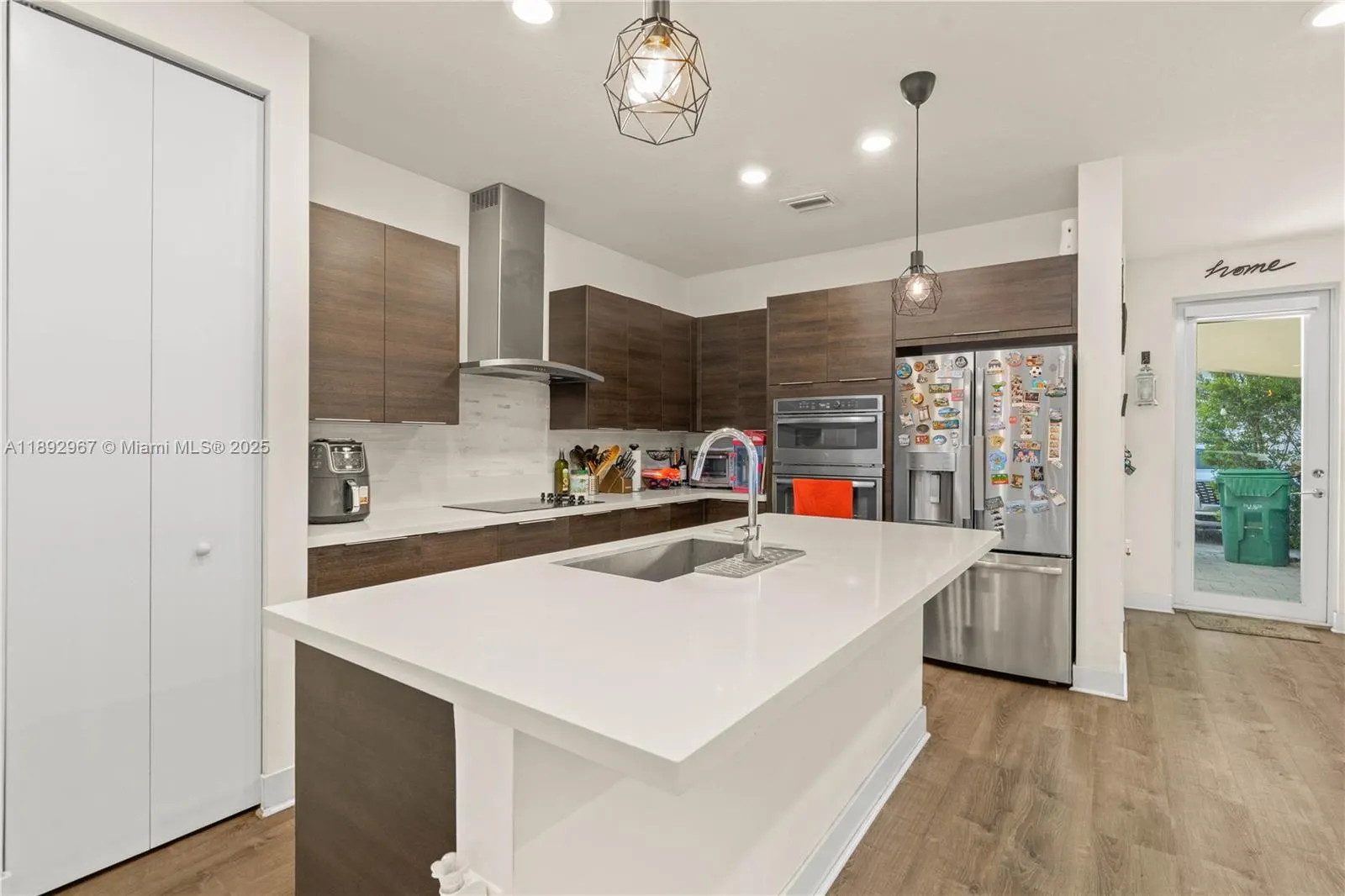 10450 NW 67th St