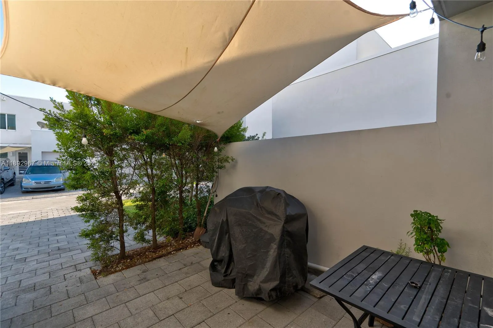 10450 NW 67th St