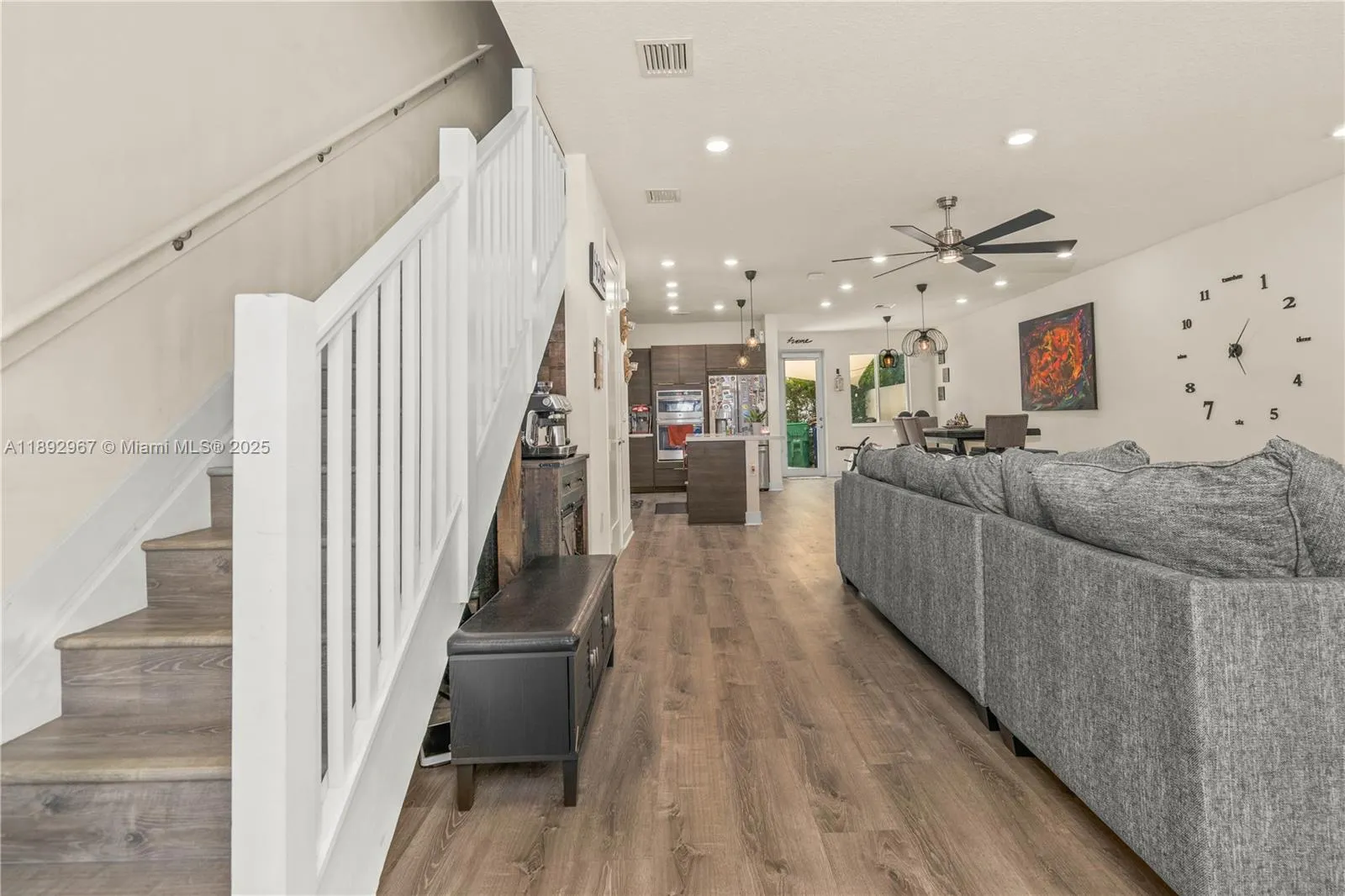 10450 NW 67th St