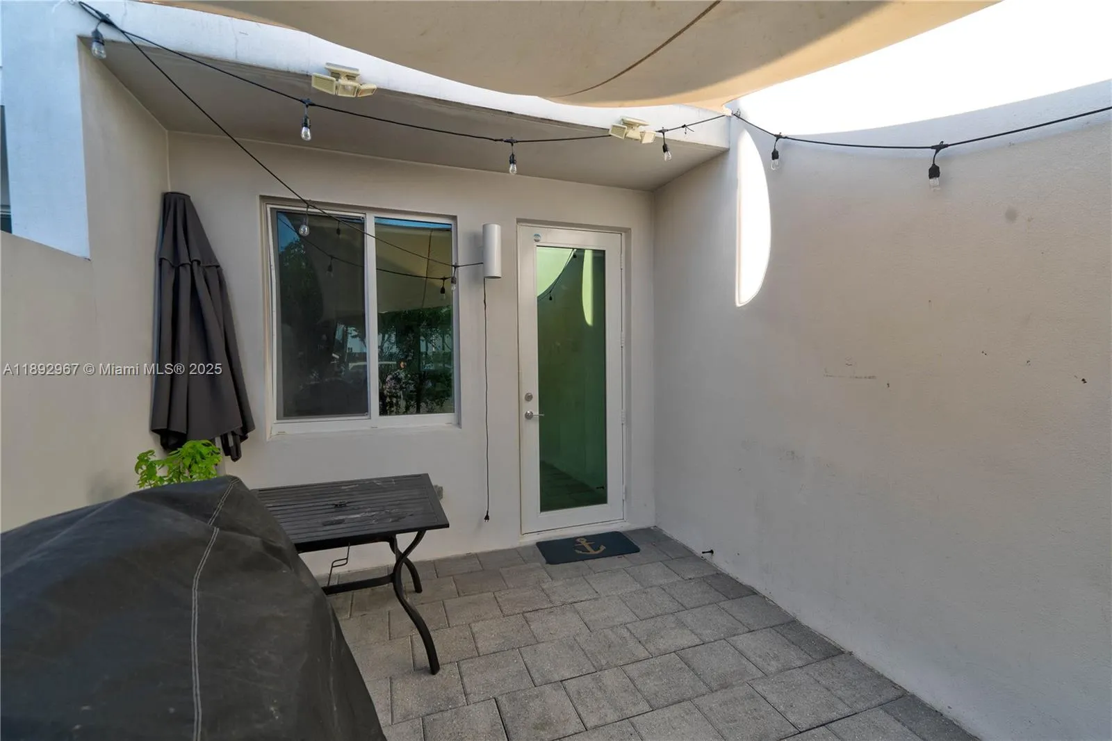 10450 NW 67th St