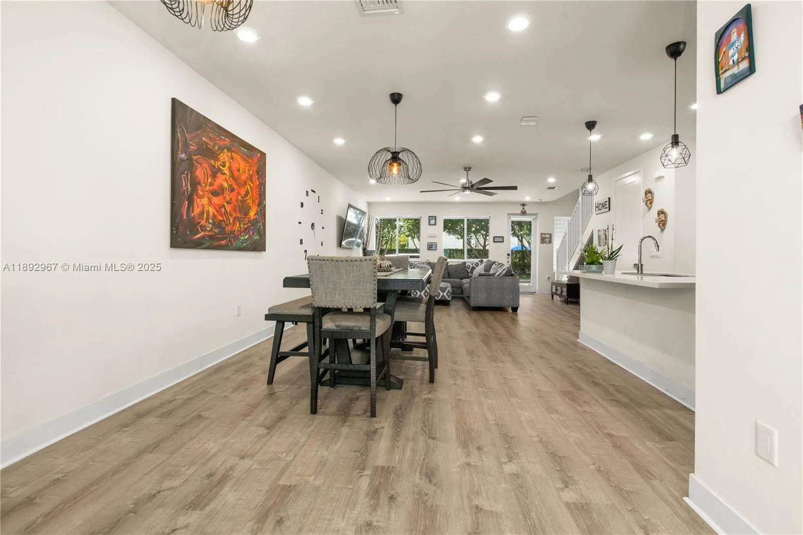 10450 NW 67th St