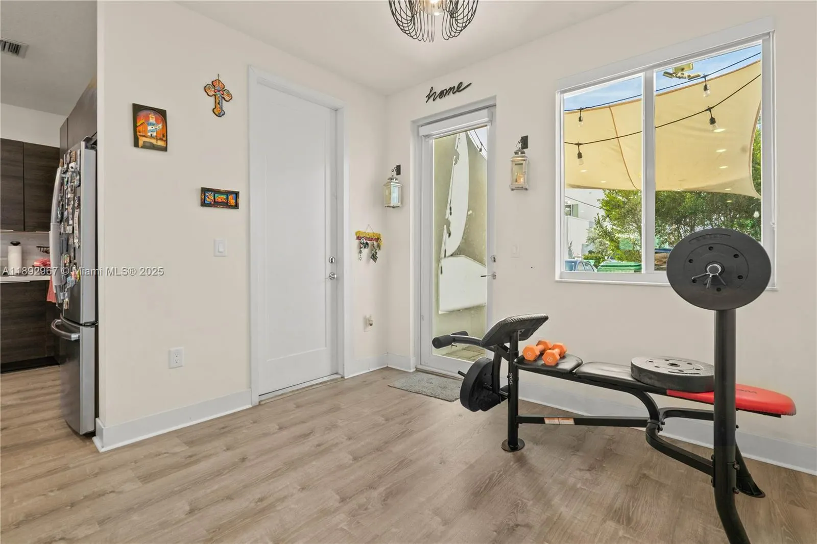 10450 NW 67th St
