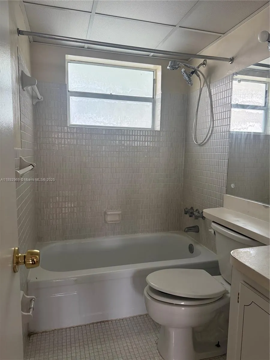 1400 NW 43rd Ter, #204