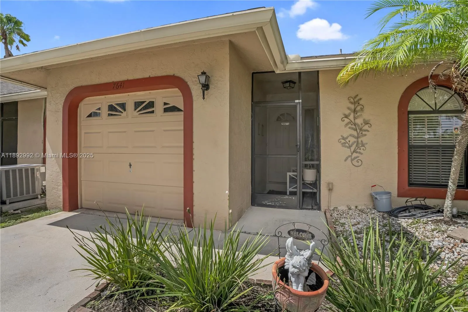 7641 NW 99th Ave
