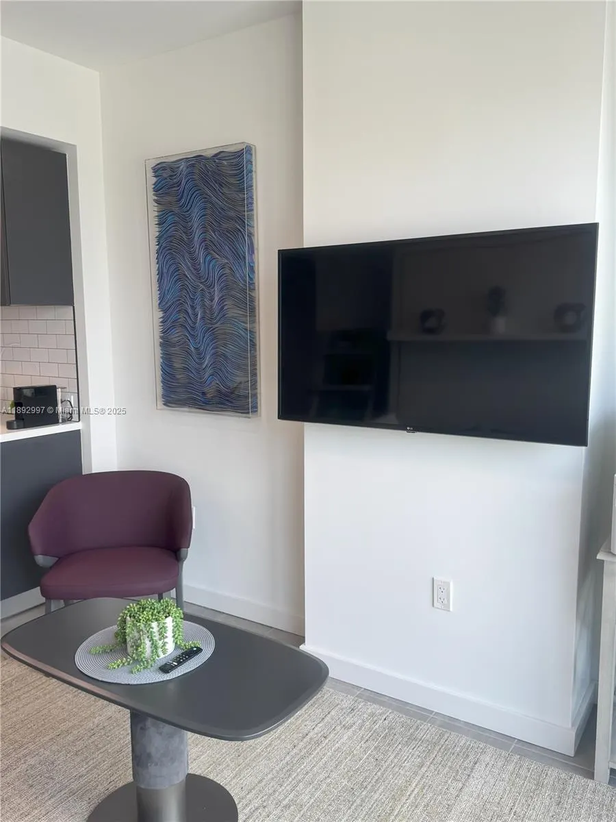 227 NE 2nd St, #2105
