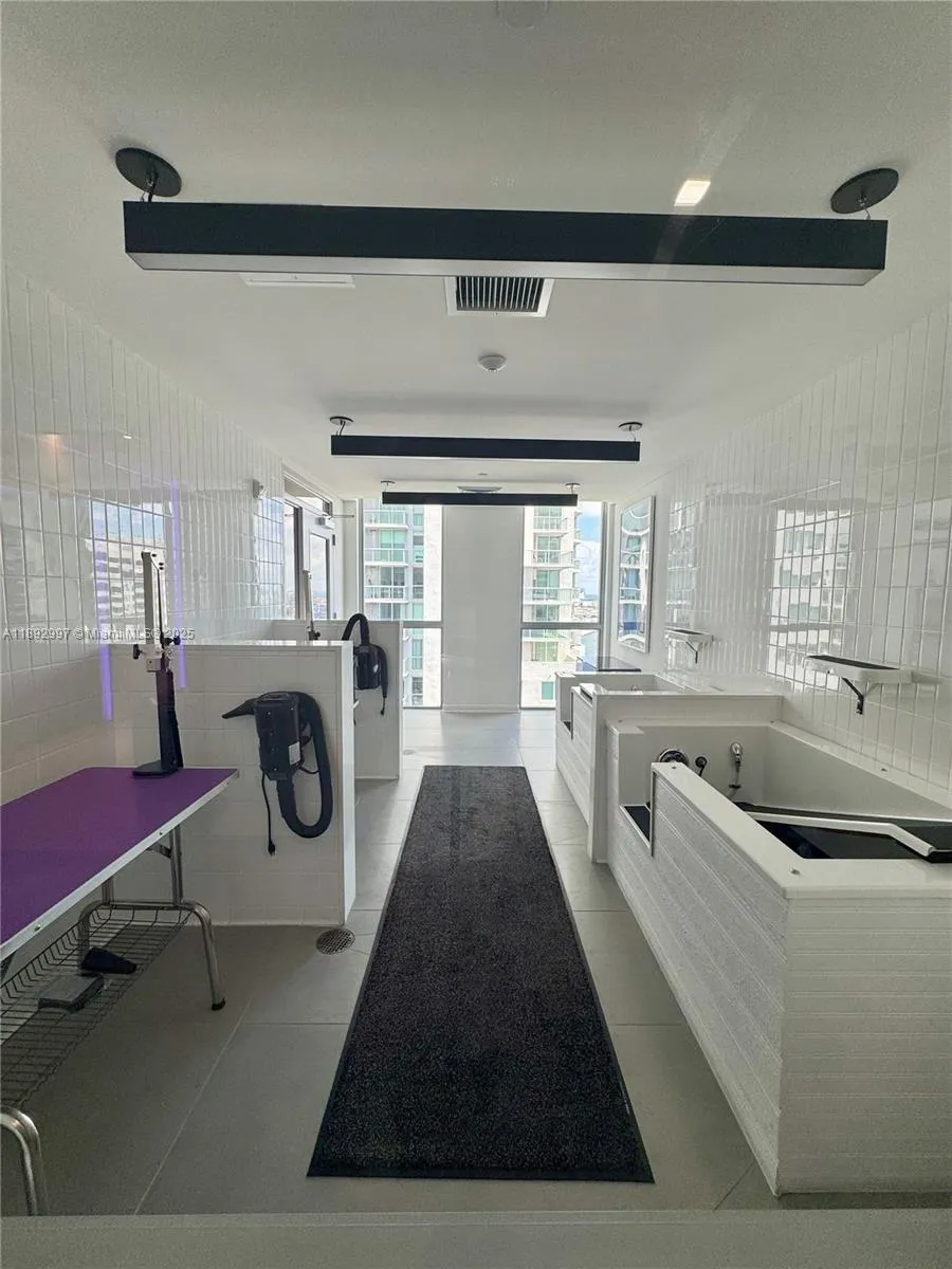 227 NE 2nd St, #2105