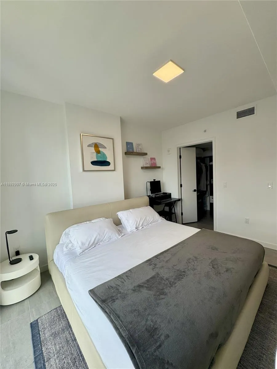 227 NE 2nd St, #2105