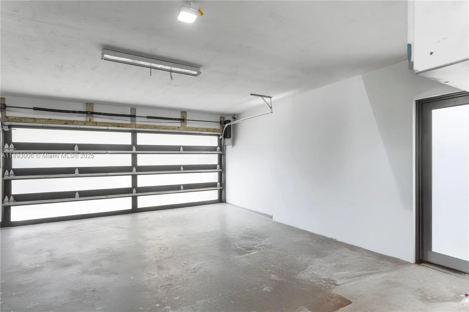 1315 N 47th Ave