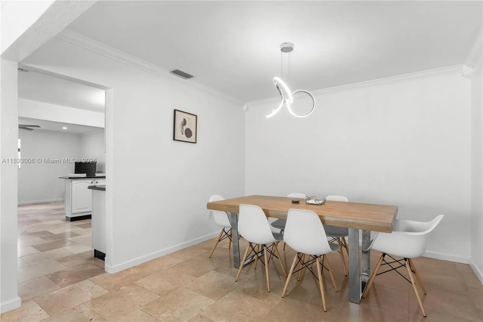 1315 N 47th Ave