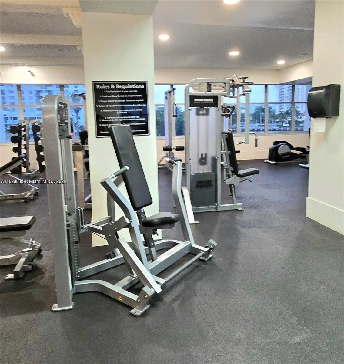 18071 Biscayne Blvd, #302