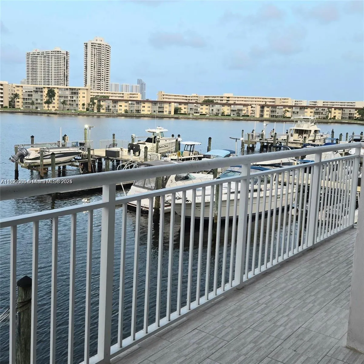 18071 Biscayne Blvd, #302