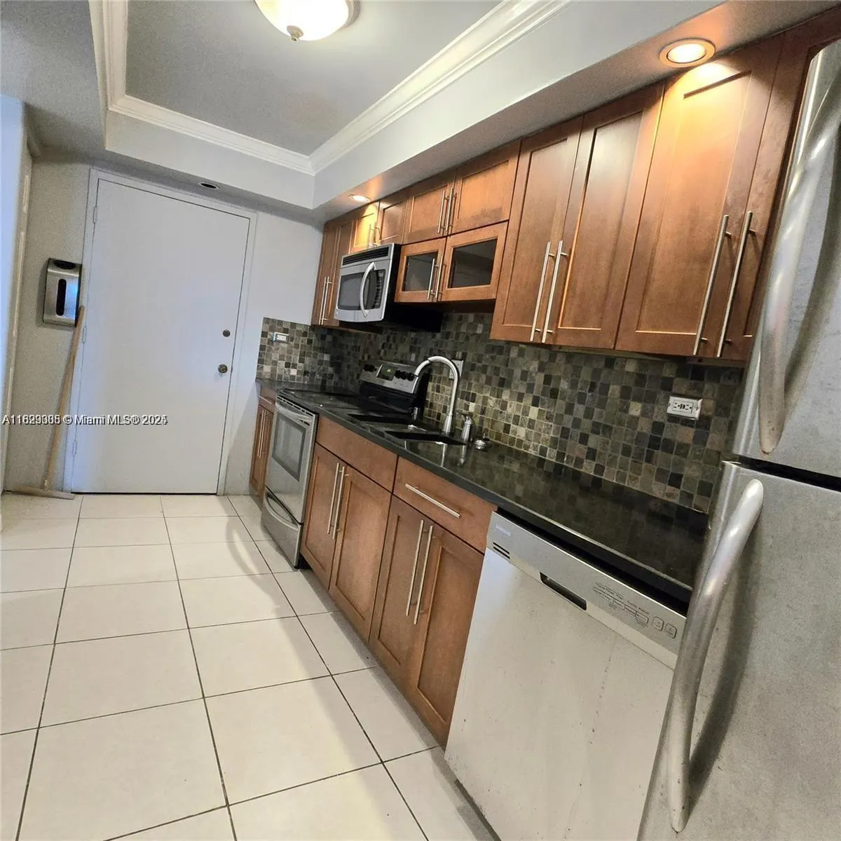 18071 Biscayne Blvd, #302