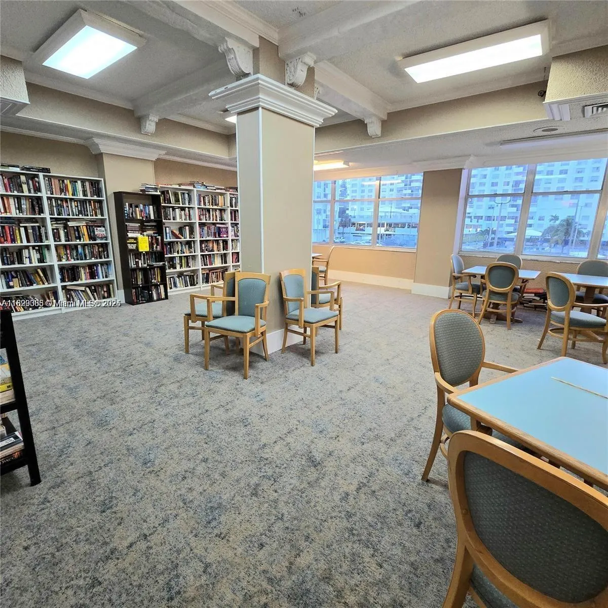 18071 Biscayne Blvd, #302
