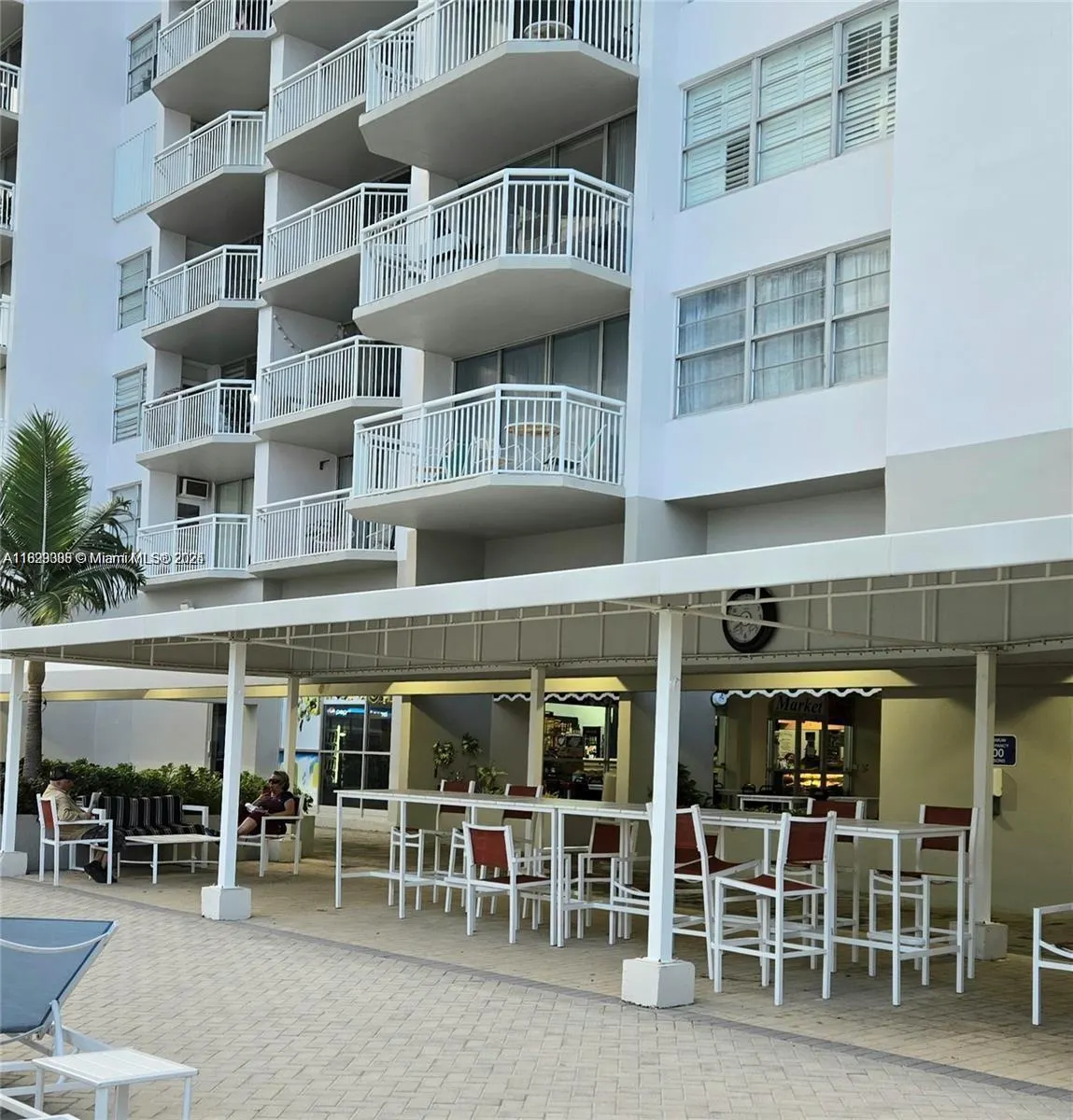 18071 Biscayne Blvd, #302