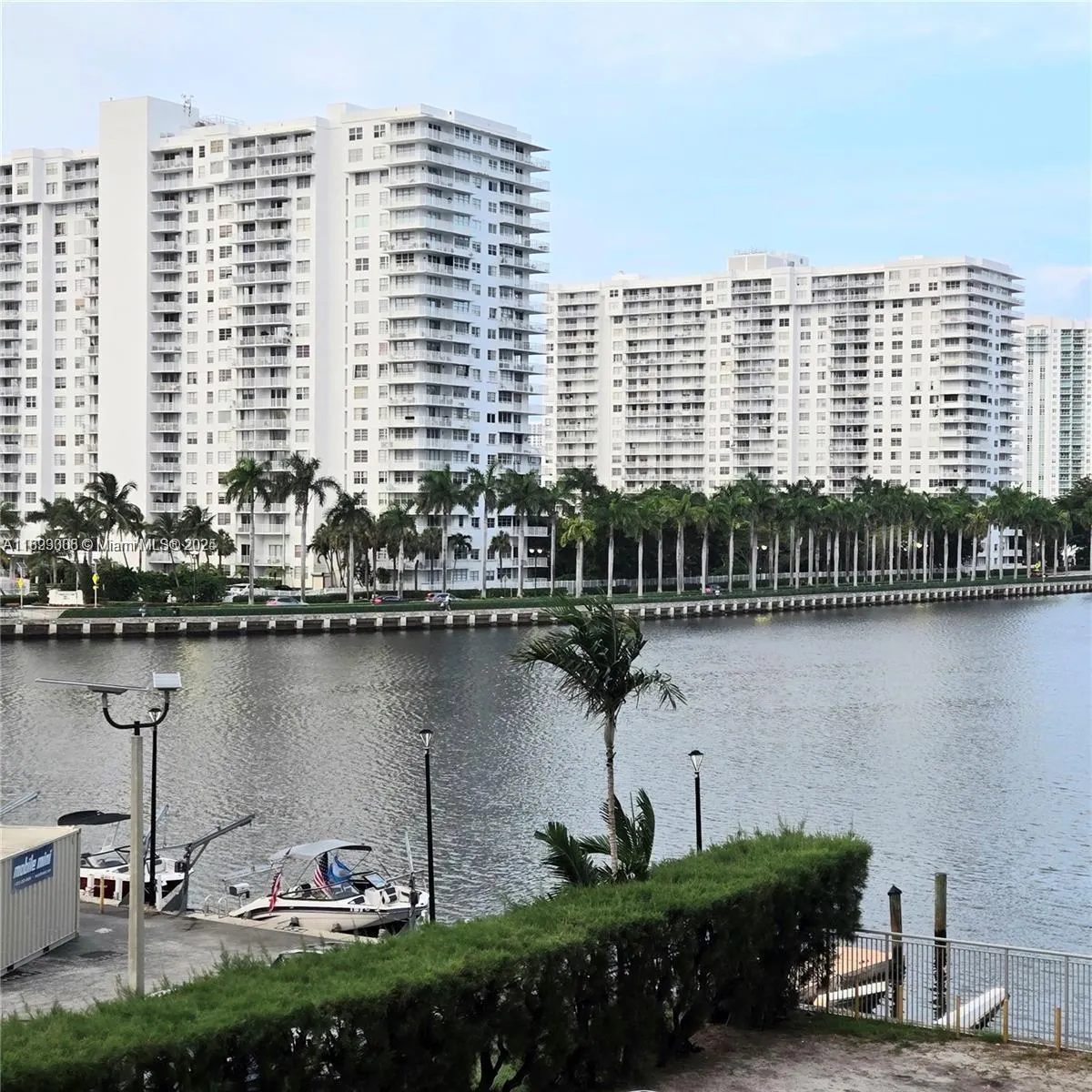 18071 Biscayne Blvd, #302
