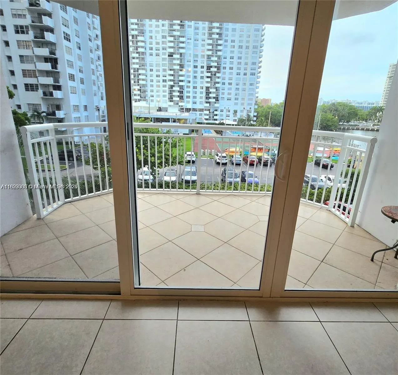 18071 Biscayne Blvd, #302