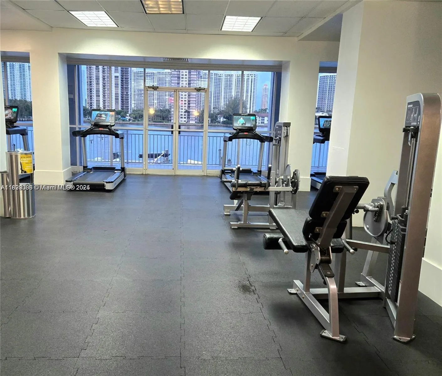 18071 Biscayne Blvd, #302