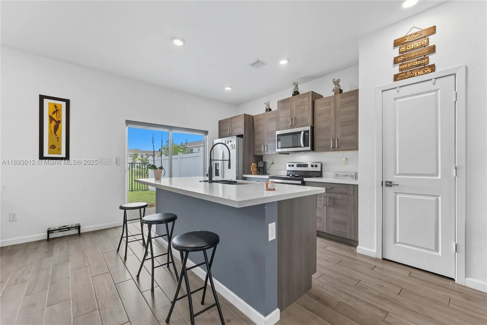 805 SE 18th St