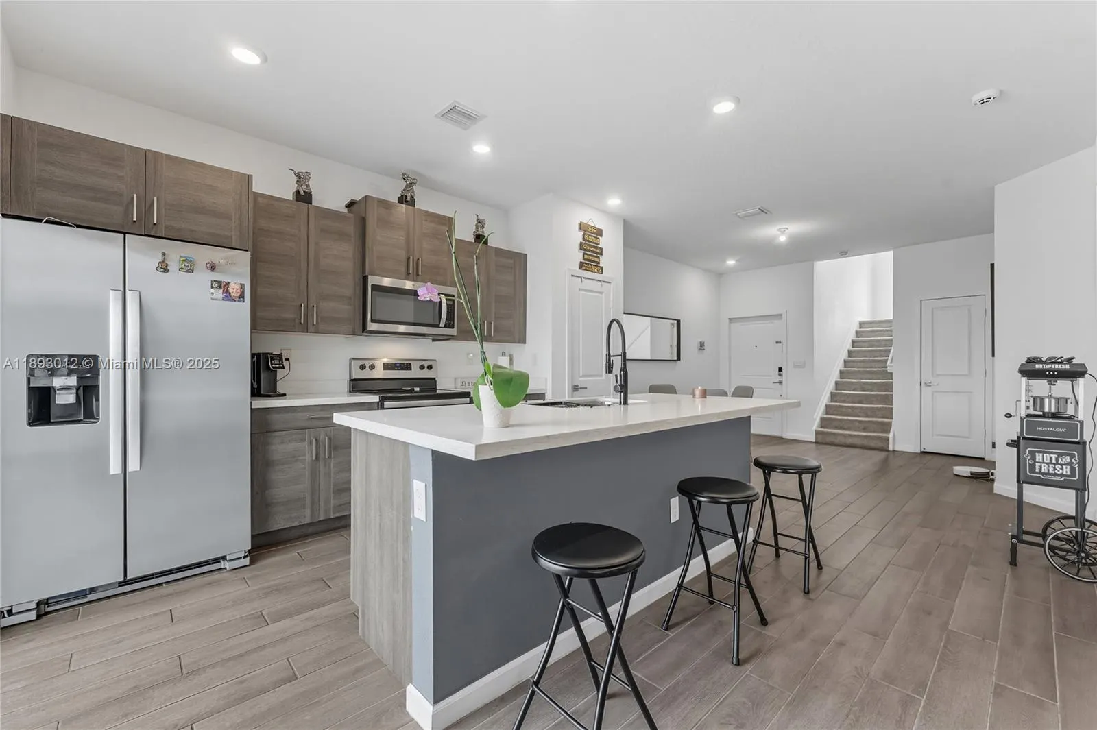 805 SE 18th St
