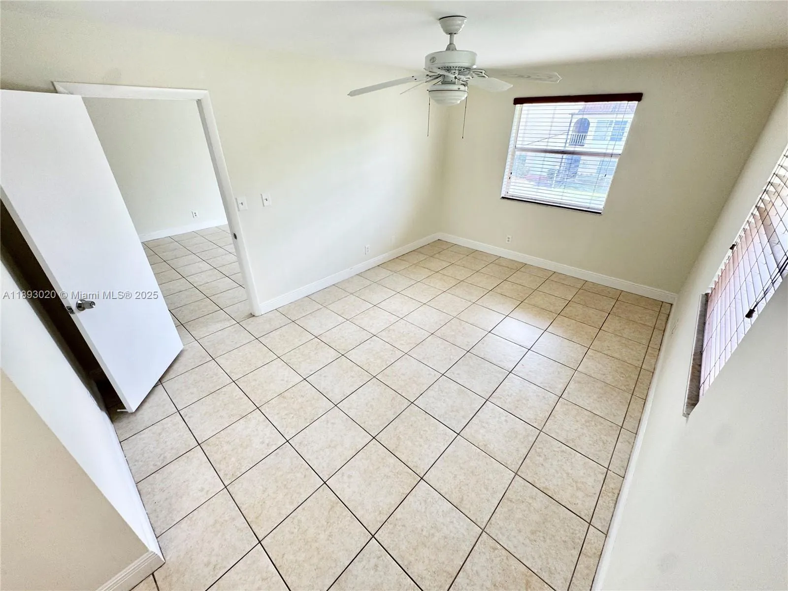 2800 Riverside Dr, #201-1