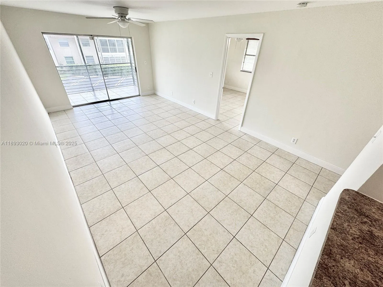 2800 Riverside Dr, #201-1
