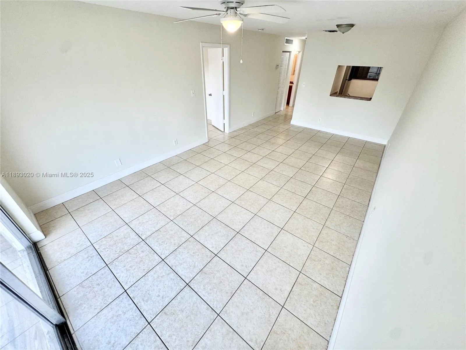 2800 Riverside Dr, #201-1
