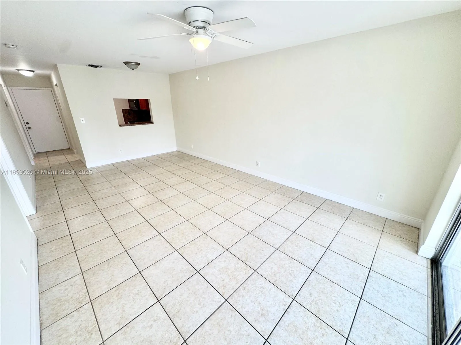 2800 Riverside Dr, #201-1