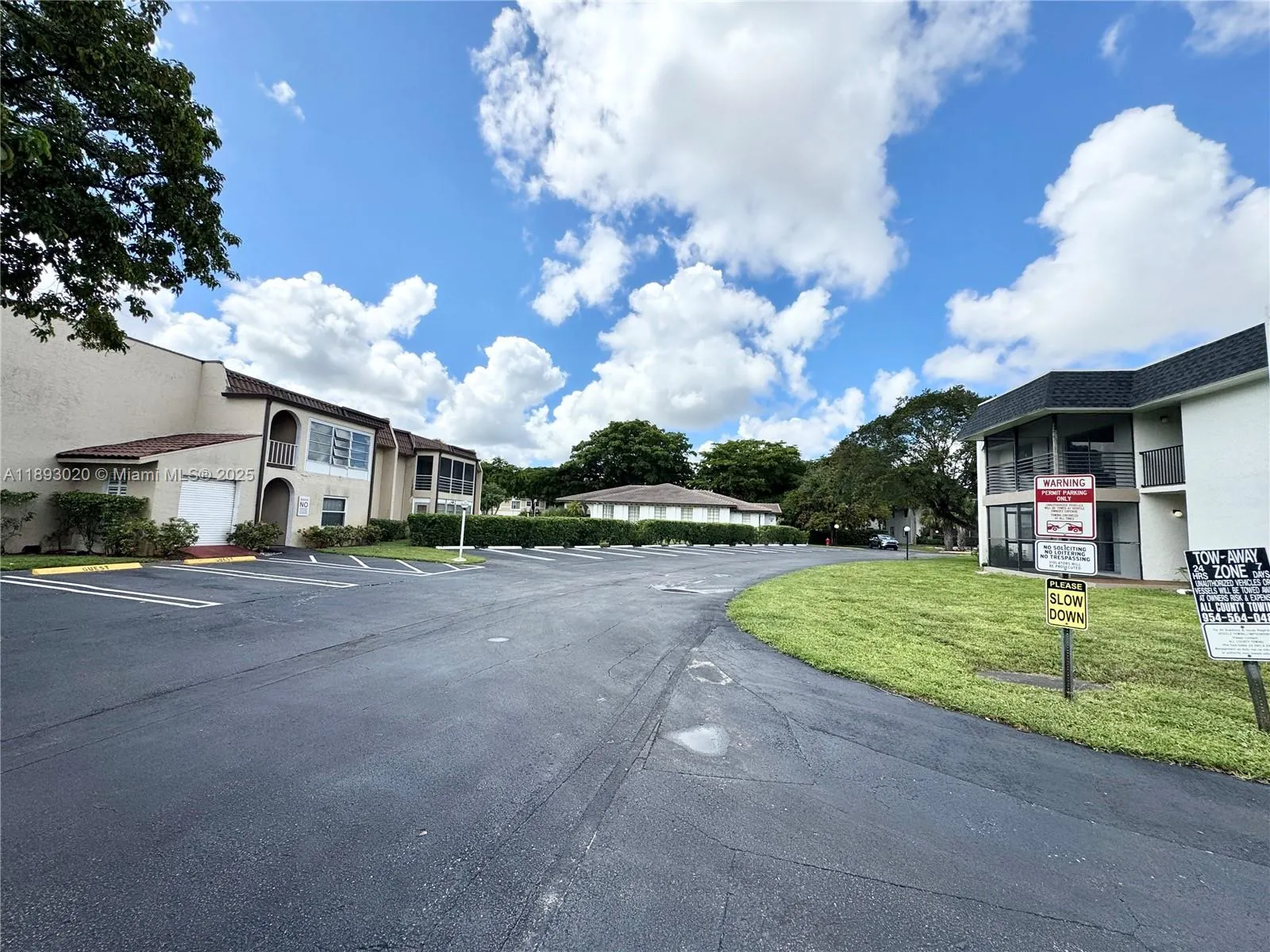 2800 Riverside Dr, #201-1
