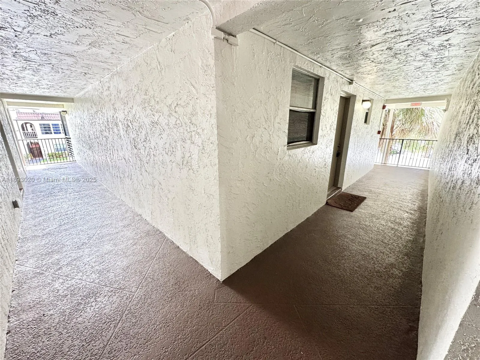 2800 Riverside Dr, #201-1