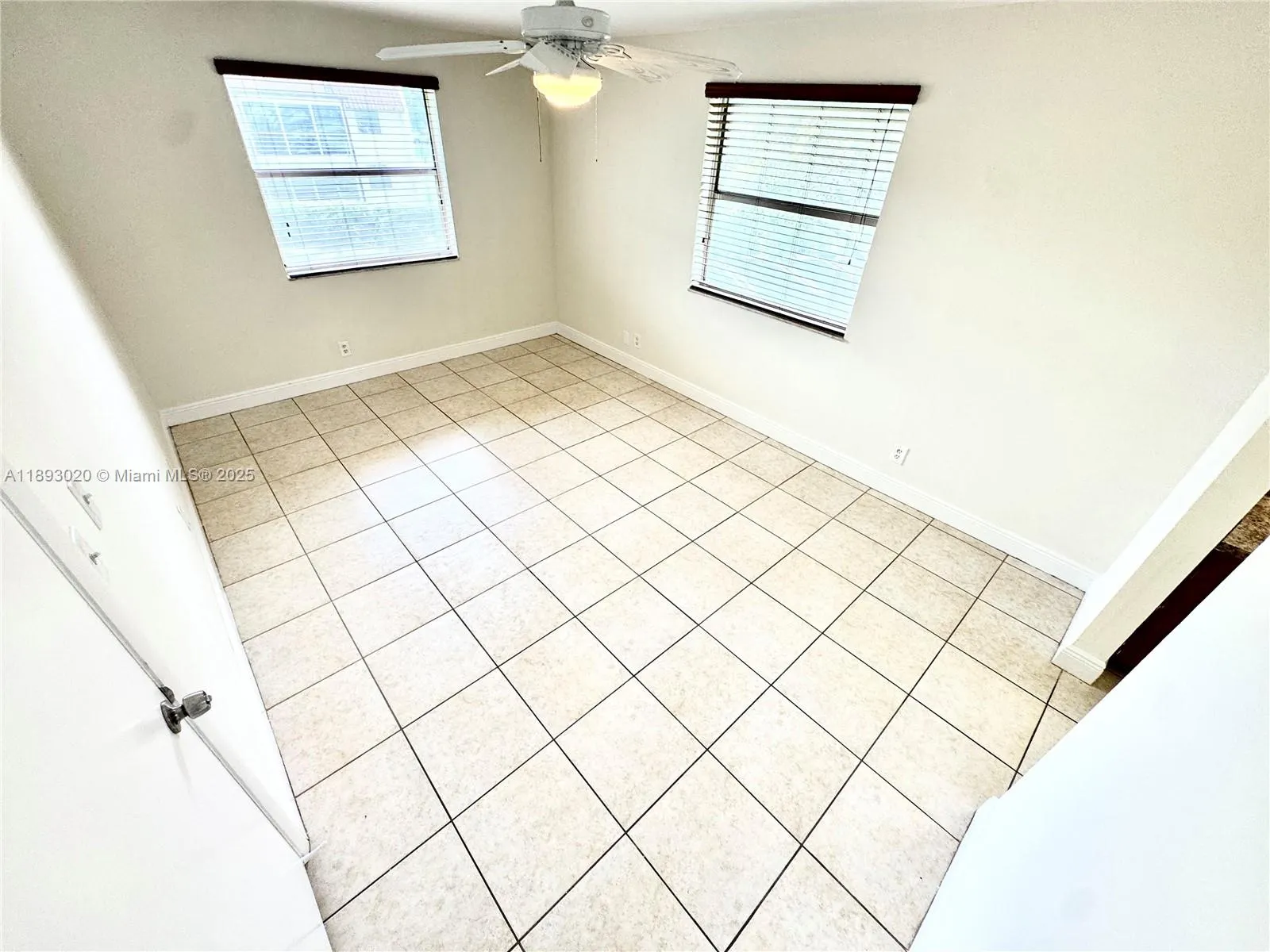 2800 Riverside Dr, #201-1