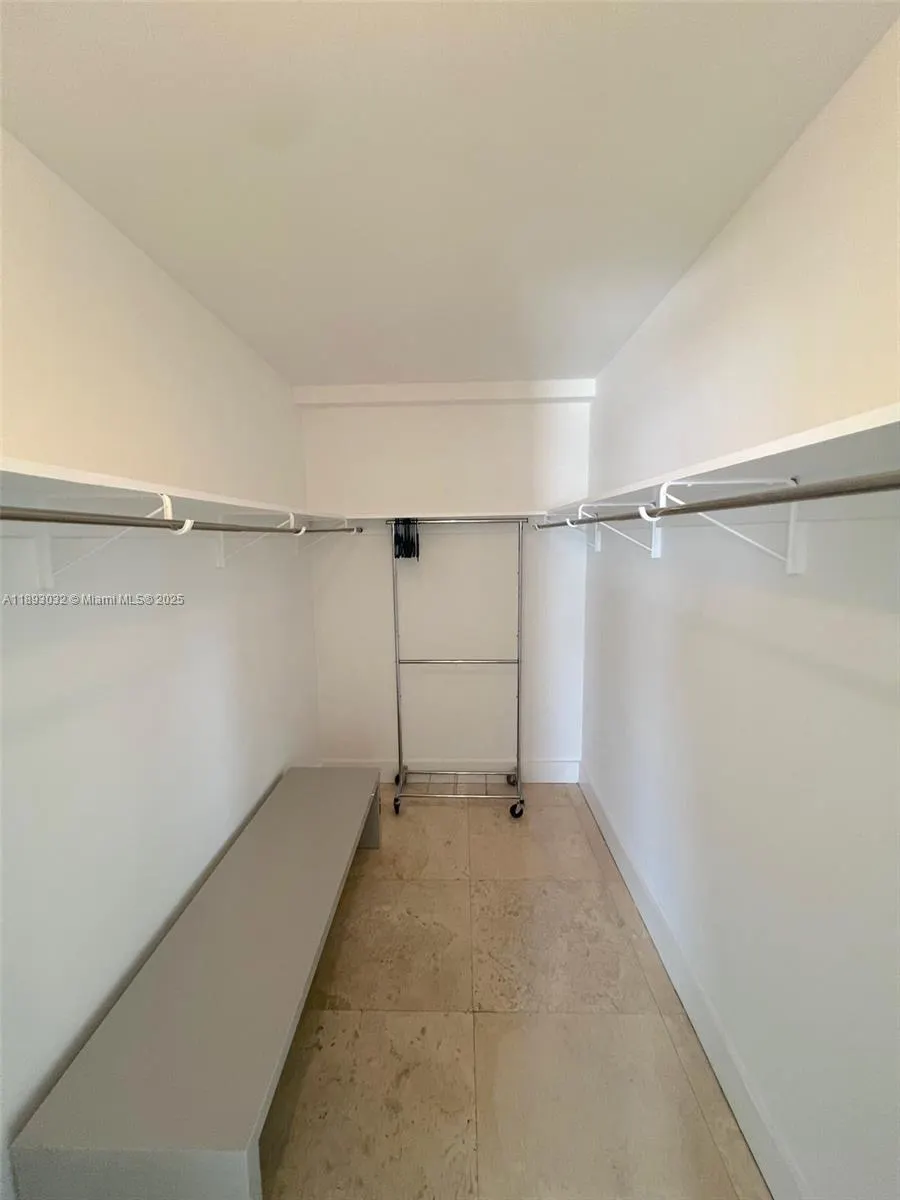 1800 Collins Ave, #12E