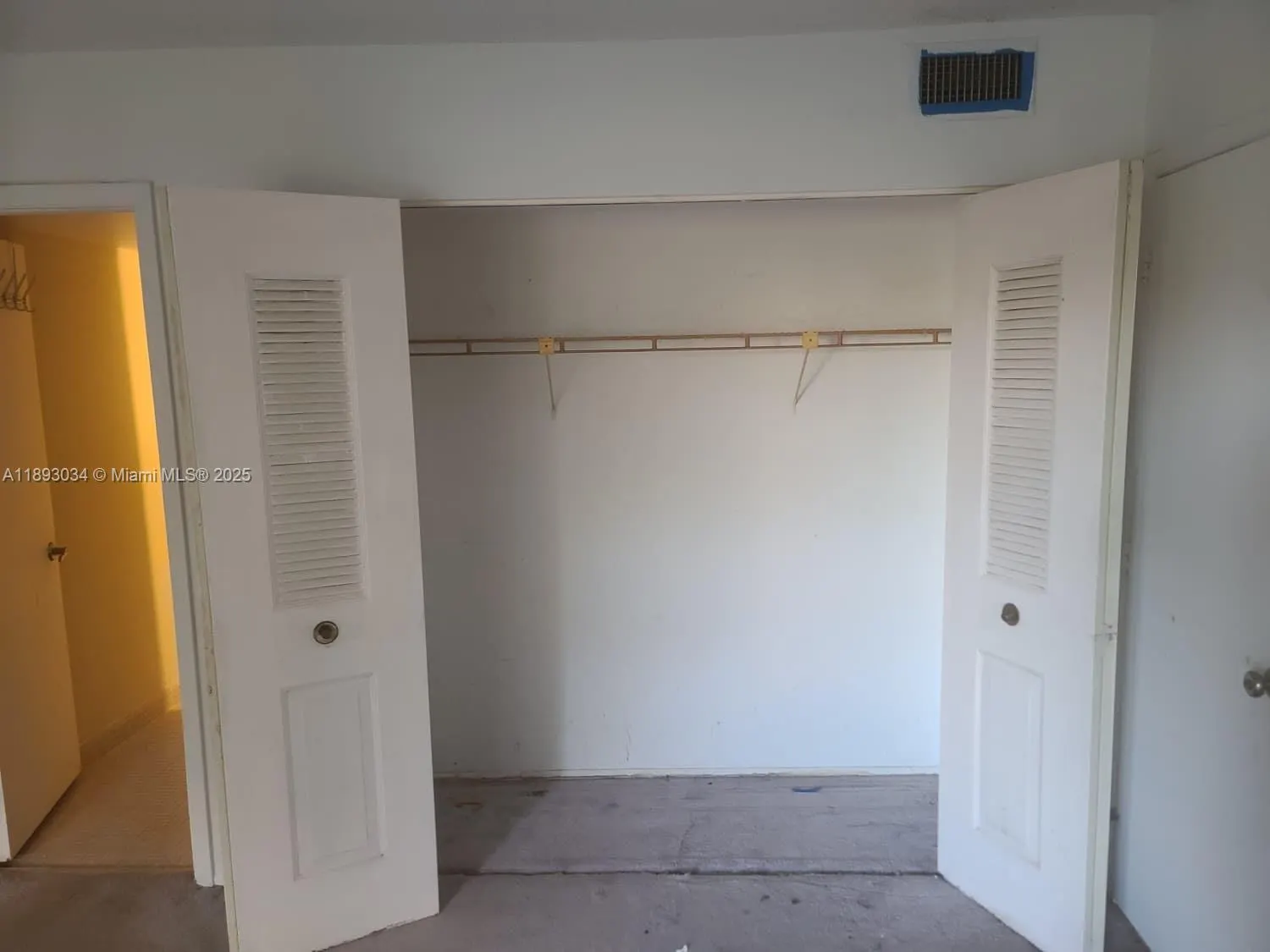 4166 Inverrary Dr, #203