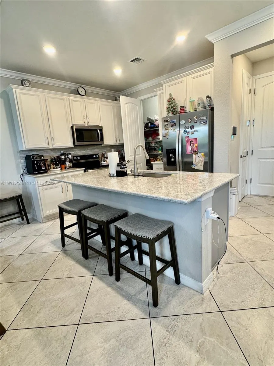 1422 Silk Oak Dr
